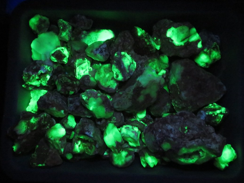 Fluorescent Hyalite Opal Rough-Durango Mexico