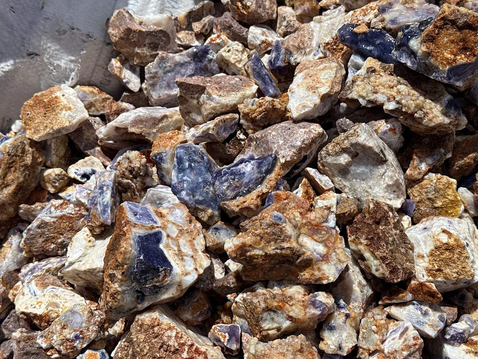 Morado Opal Rough